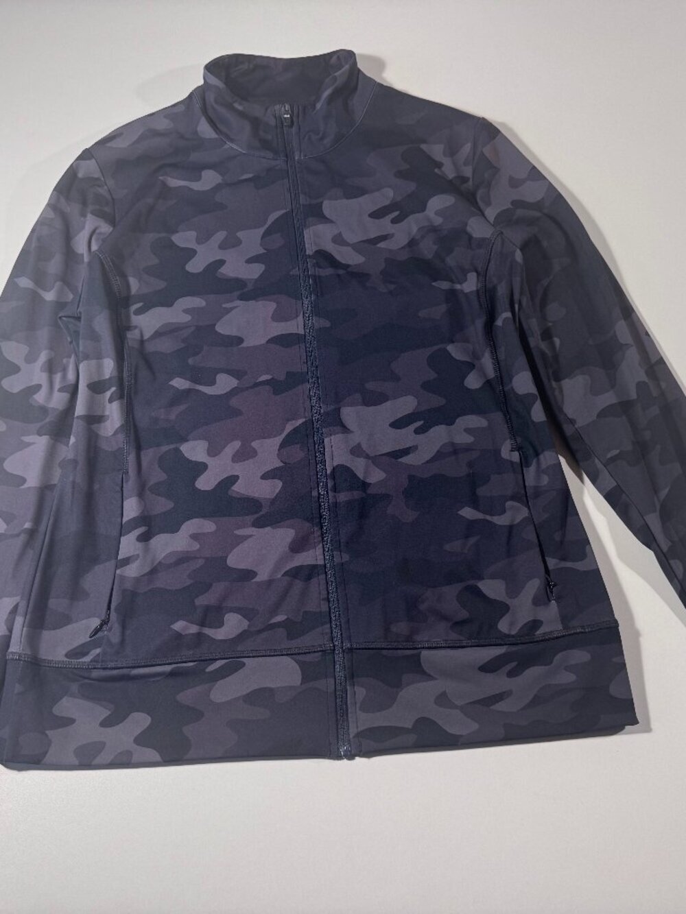 Lolë Grey Camo Zip Athletic Jacket | Thumbhole Activewear Layer Medium - Picture 2 of 13